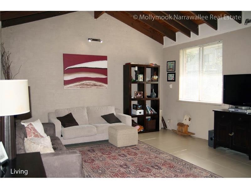 10 Scorpio Gr, Narrawallee NSW 2539