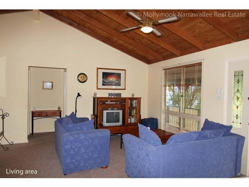 11 Aries Pl, Narrawallee NSW 2539