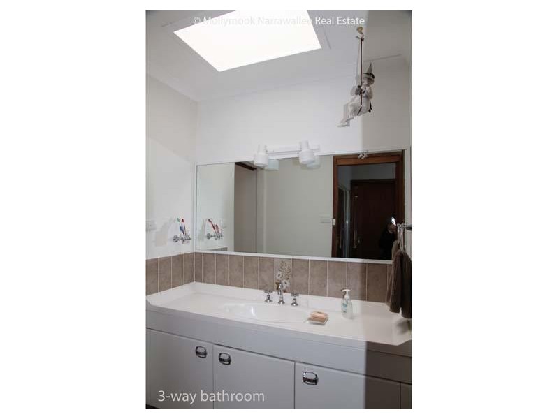 48 Leo Dr, Narrawallee NSW 2539