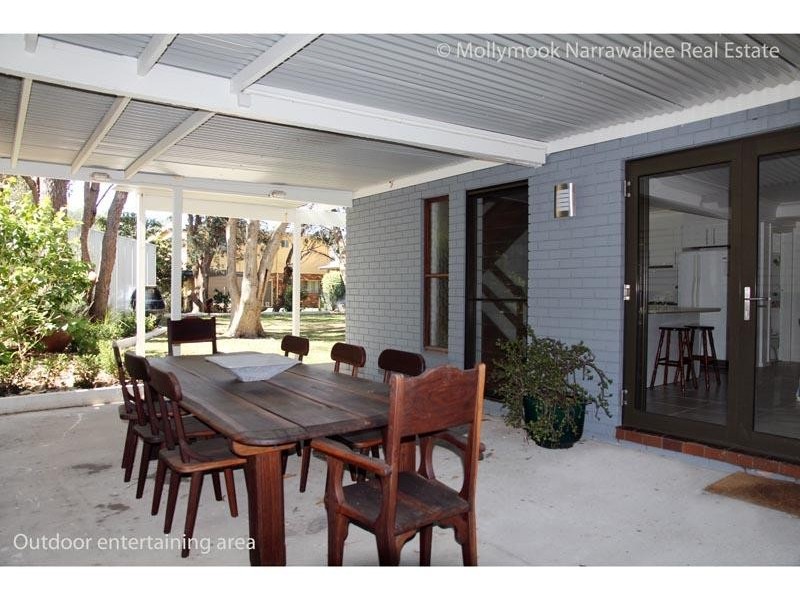 10 Parkinson St, Narrawallee NSW 2539