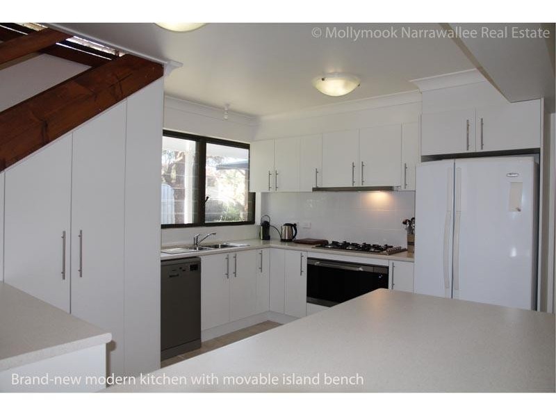 10 Parkinson St, Narrawallee NSW 2539