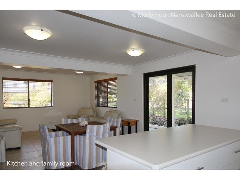 10 Parkinson St, Narrawallee NSW 2539