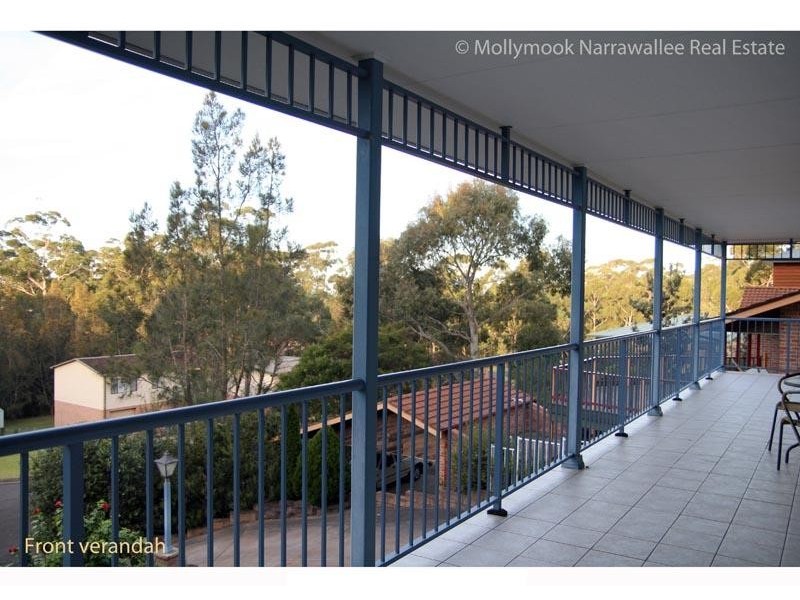 11 Blake Pl, Narrawallee NSW 2539