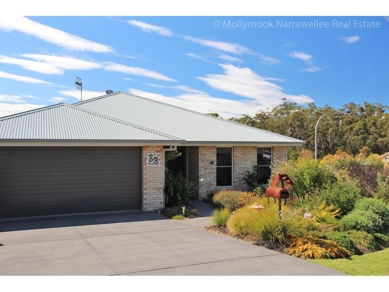 33 Mison Cct, Mollymook NSW 2539