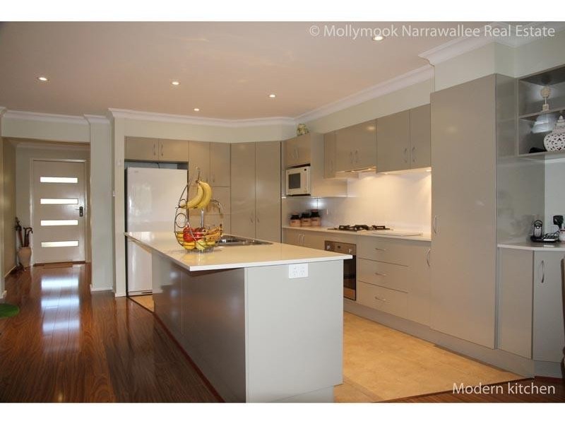 33 Mison Cct, Mollymook NSW 2539