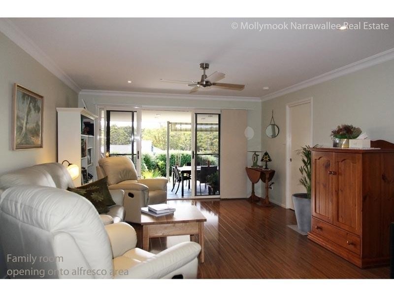 33 Mison Cct, Mollymook NSW 2539