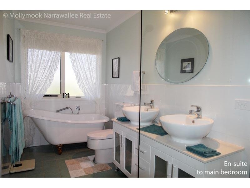 33 Mison Cct, Mollymook NSW 2539