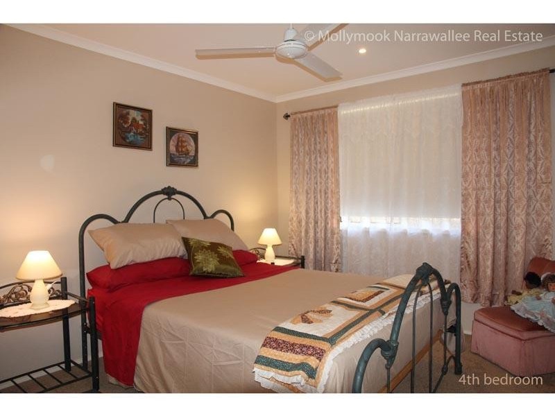 33 Mison Cct, Mollymook NSW 2539