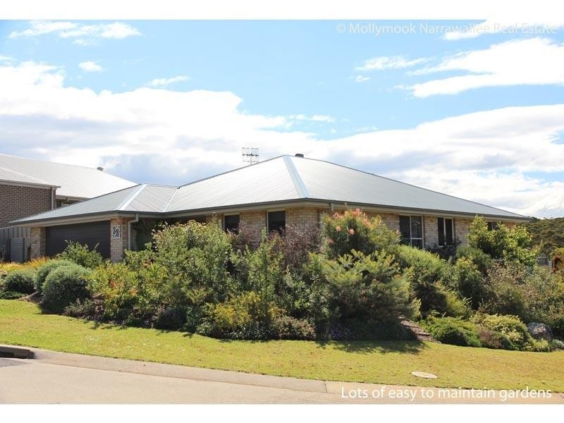 33 Mison Cct, Mollymook NSW 2539