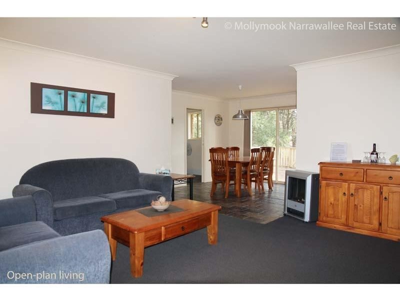 94 Ross  Ave, Narrawallee NSW 2539