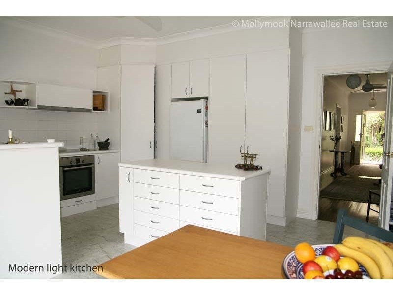 160 Leo Dr, Narrawallee NSW 2539