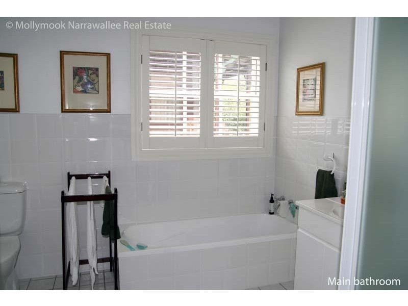 160 Leo Dr, Narrawallee NSW 2539