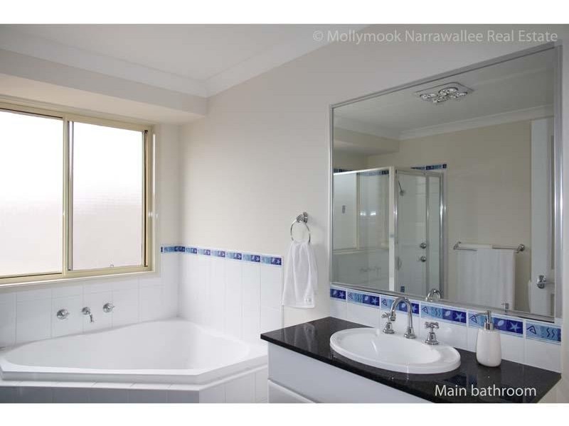 1 Mison Cct, Mollymook NSW 2539