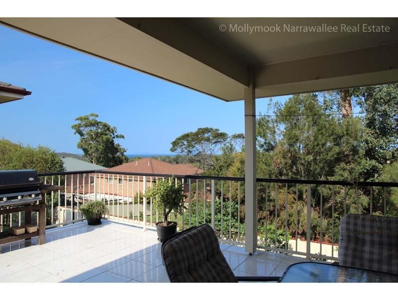 8 Seascape  Cl, Narrawallee NSW 2539