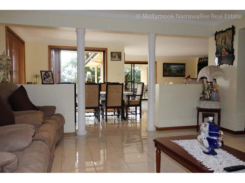 8 Seascape  Cl, Narrawallee NSW 2539