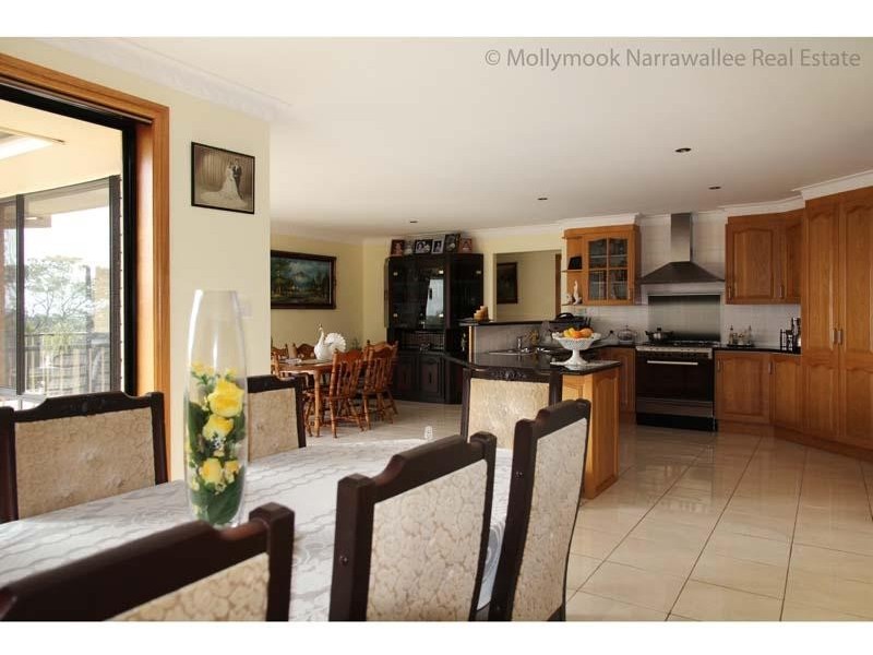 8 Seascape  Cl, Narrawallee NSW 2539