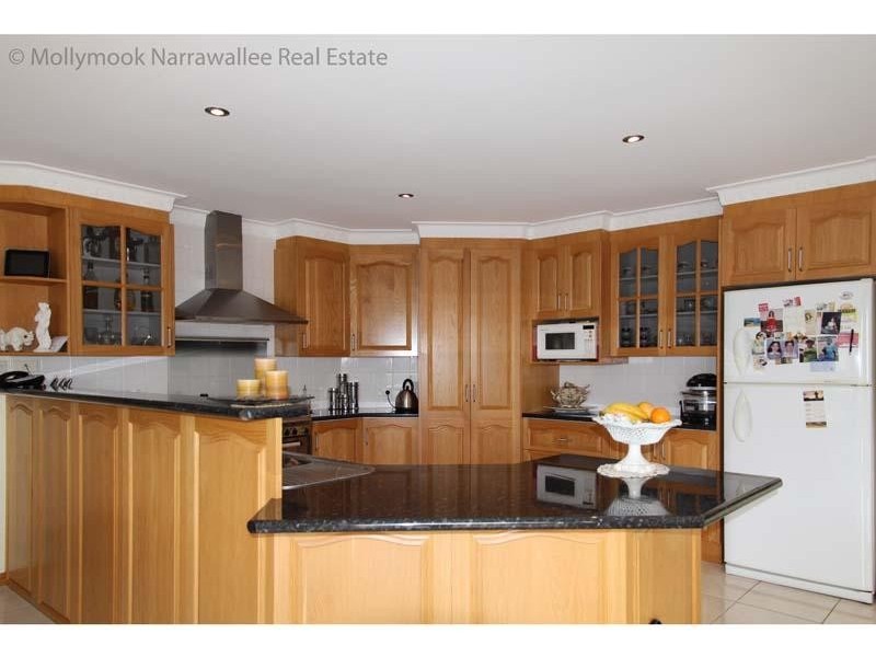 8 Seascape  Cl, Narrawallee NSW 2539
