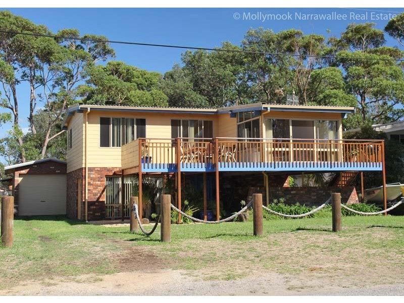 19 Matron Porter Dr, Narrawallee NSW 2539