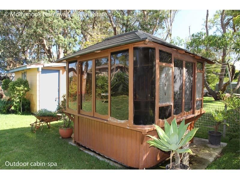19 Matron Porter Dr, Narrawallee NSW 2539
