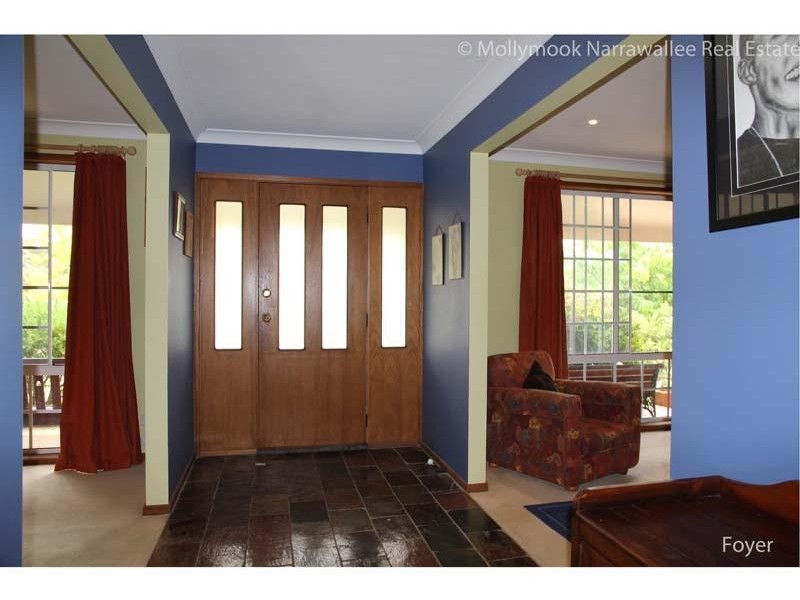 6 Toorak Cl, Mollymook NSW 2539