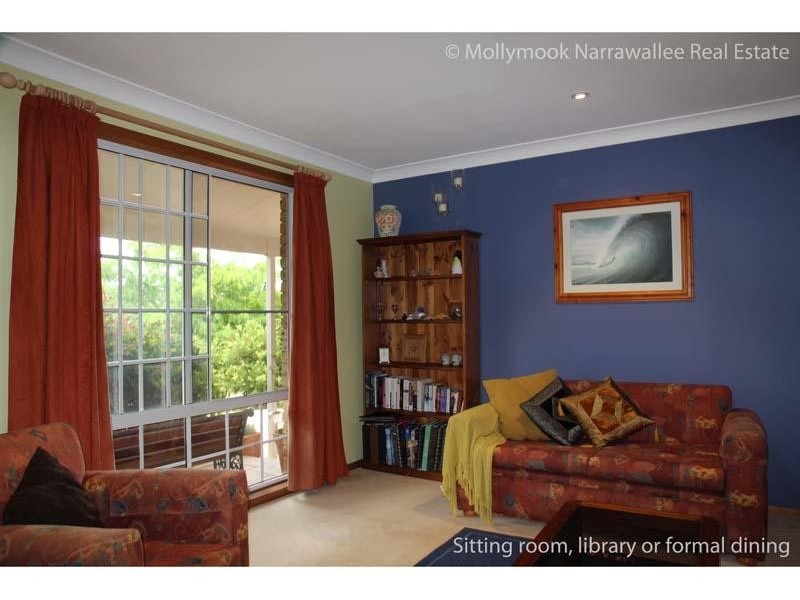 6 Toorak Cl, Mollymook NSW 2539
