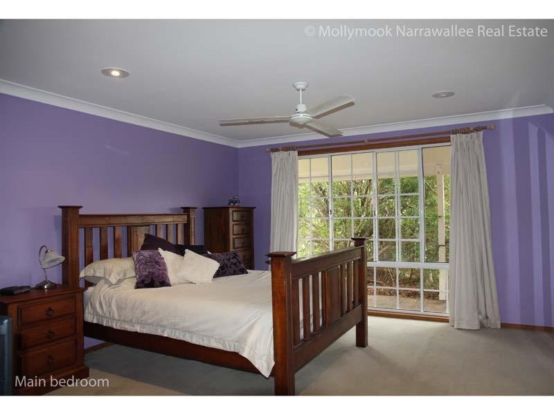 6 Toorak Cl, Mollymook NSW 2539