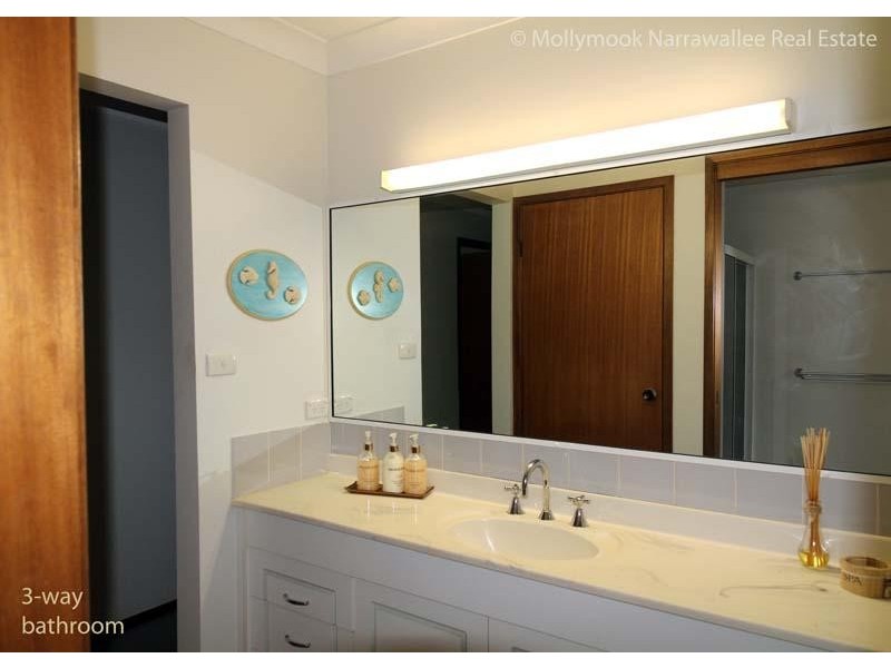 6 Toorak Cl, Mollymook NSW 2539