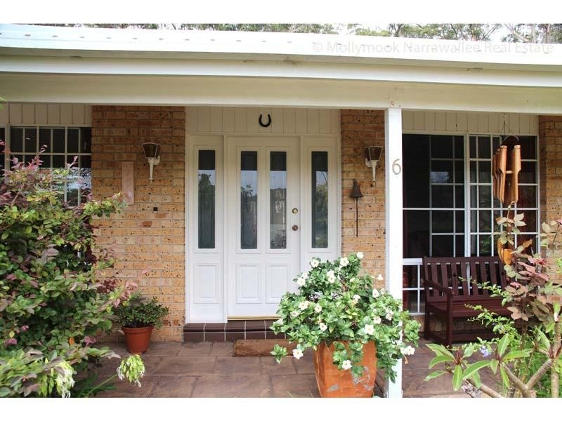 6 Toorak Cl, Mollymook NSW 2539