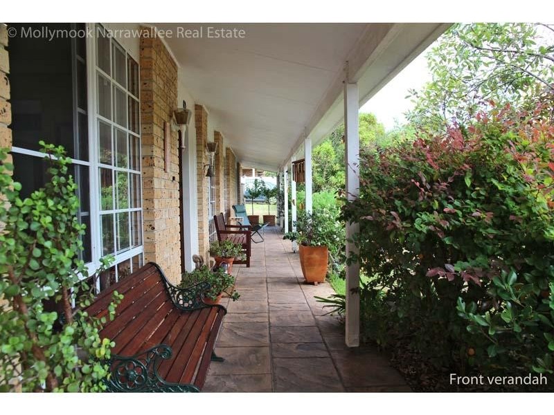 6 Toorak Cl, Mollymook NSW 2539