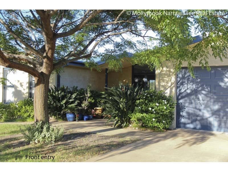 14 Seascape Cl, Narrawallee NSW 2539