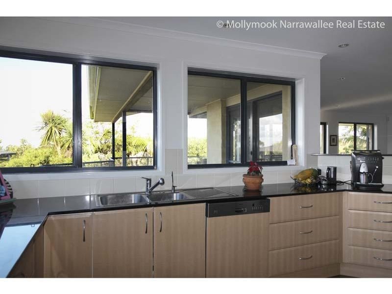 14 Seascape Cl, Narrawallee NSW 2539