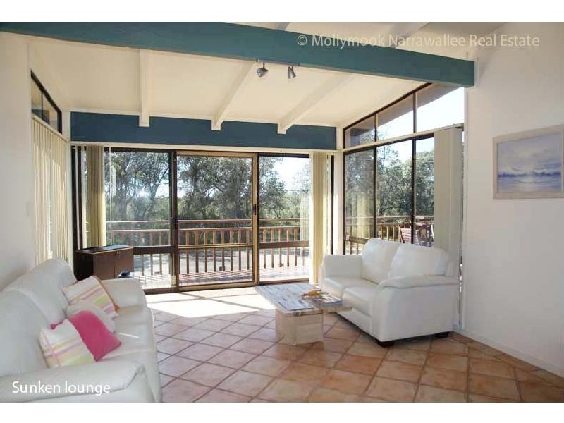 19 Matron Porter Dr, Narrawallee NSW 2539