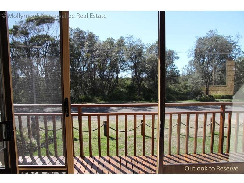 19 Matron Porter Dr, Narrawallee NSW 2539