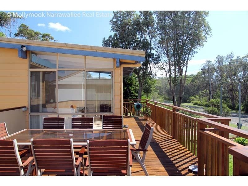 19 Matron Porter Dr, Narrawallee NSW 2539