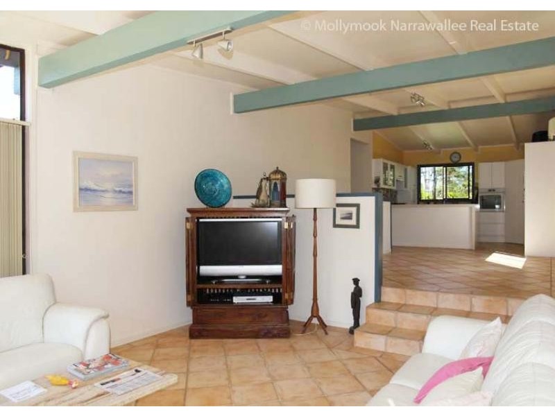 19 Matron Porter Dr, Narrawallee NSW 2539