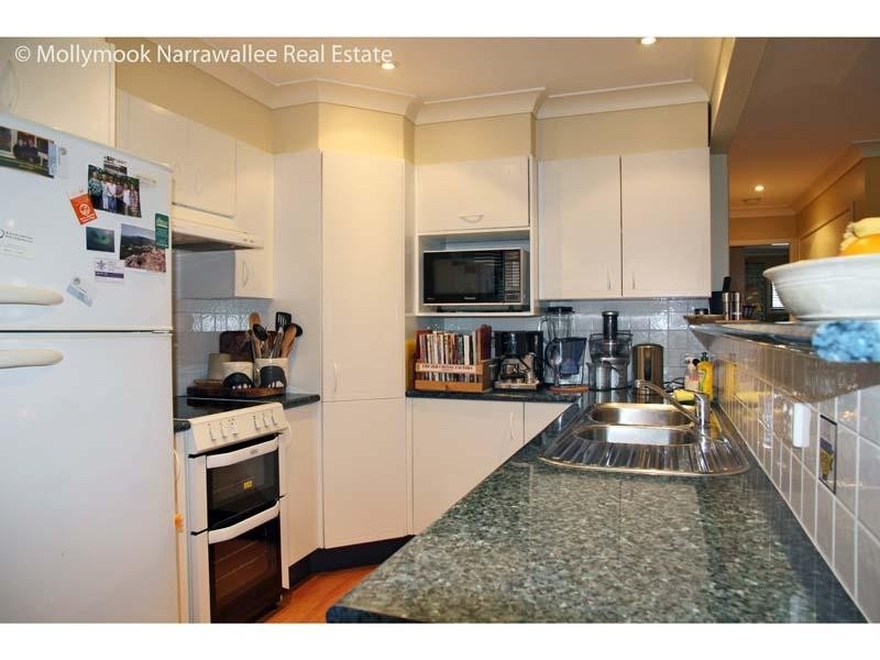 24 Manning Ave, Narrawallee NSW 2539