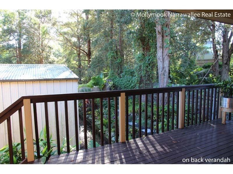 24 Manning Ave, Narrawallee NSW 2539