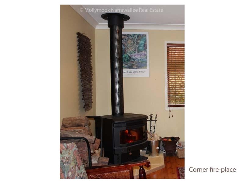 24 Manning Ave, Narrawallee NSW 2539