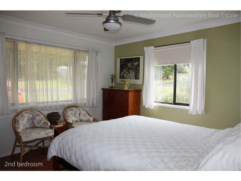 24 Manning Ave, Narrawallee NSW 2539