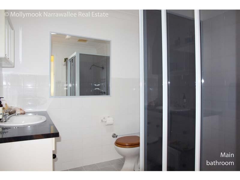 24 Manning Ave, Narrawallee NSW 2539