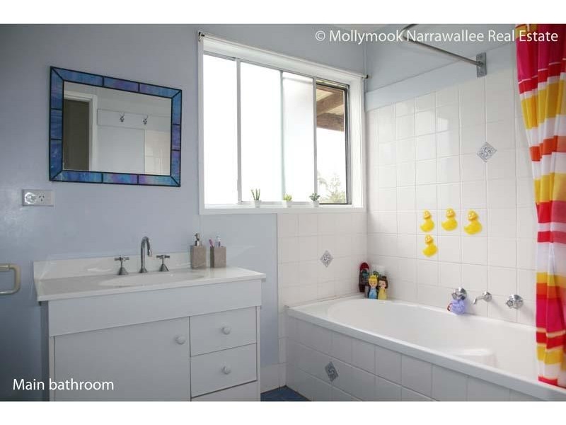 46 Bangalow St, Narrawallee NSW 2539