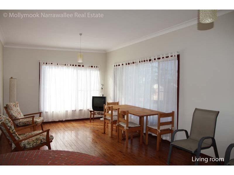 111 Matron Porter Dr, Narrawallee NSW 2539