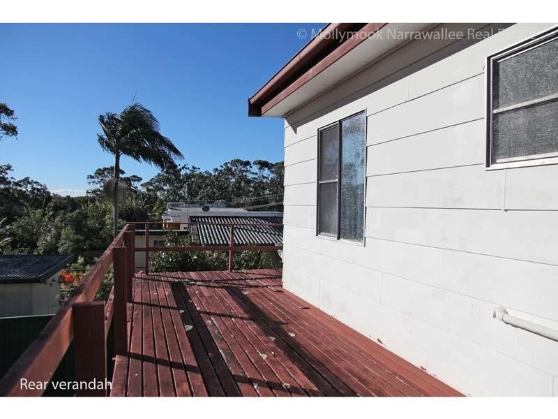 111 Matron Porter Dr, Narrawallee NSW 2539