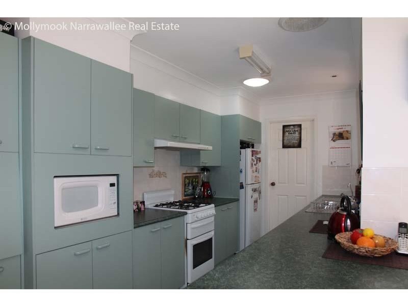 98 Leo Dr, Narrawallee NSW 2539