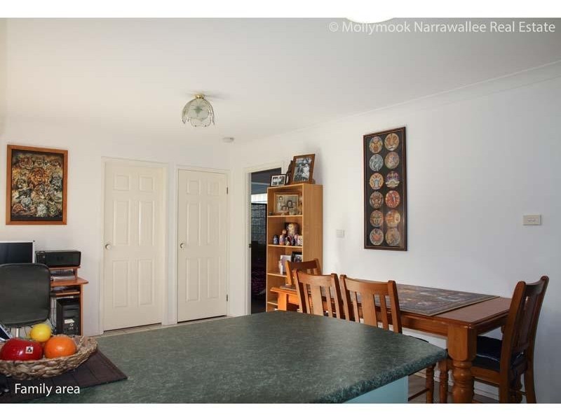 98 Leo Dr, Narrawallee NSW 2539