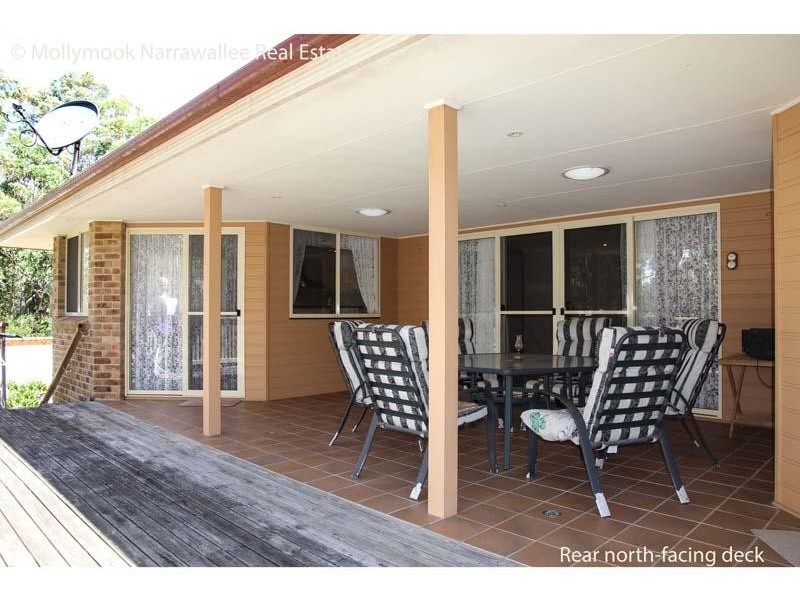1 Blake Pl, Narrawallee NSW 2539