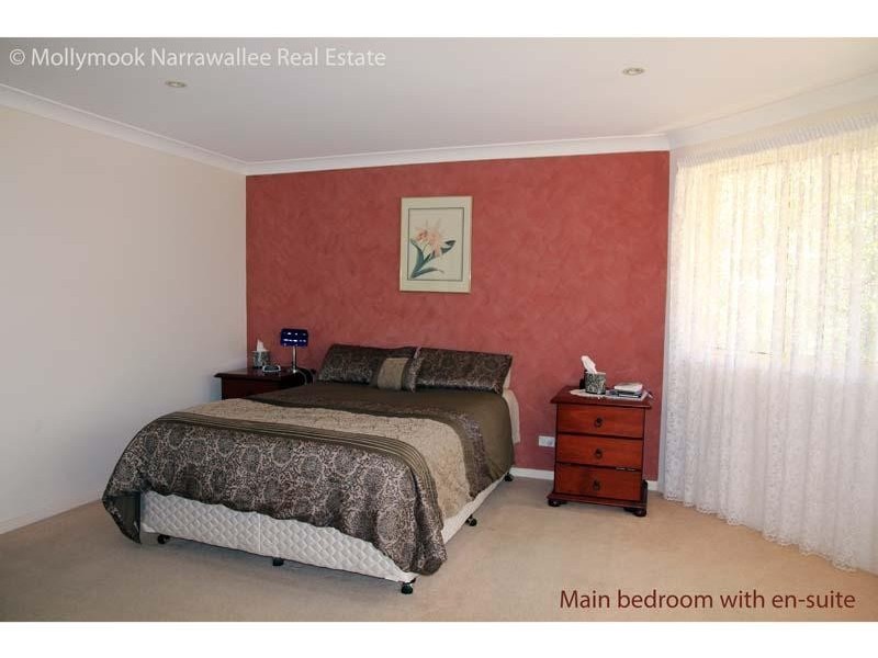 1 Blake Pl, Narrawallee NSW 2539