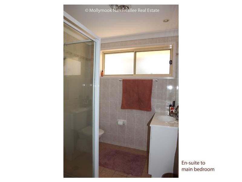 1 Blake Pl, Narrawallee NSW 2539