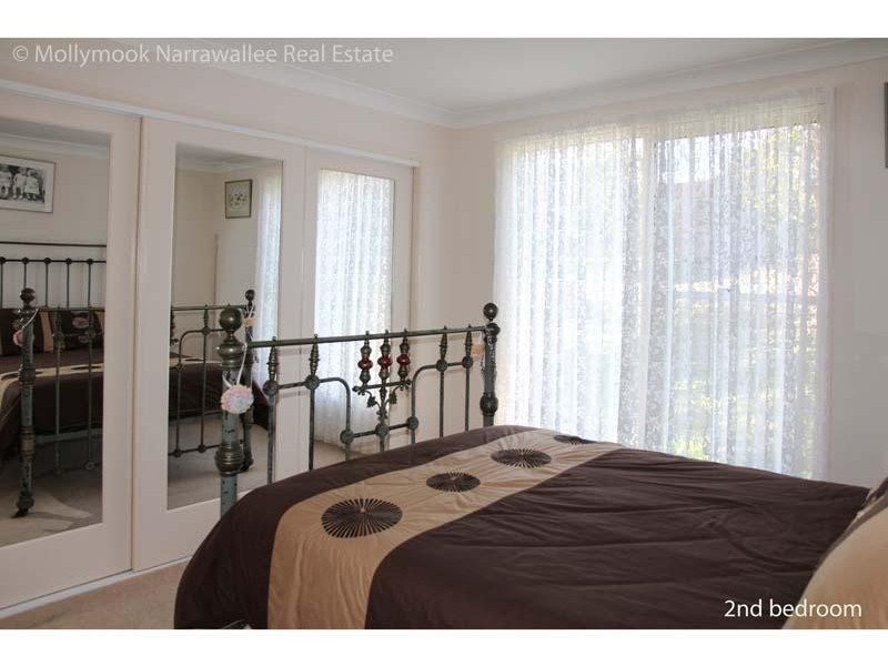 1 Blake Pl, Narrawallee NSW 2539