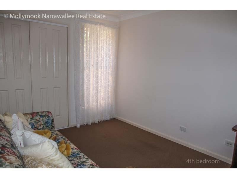 1 Blake Pl, Narrawallee NSW 2539